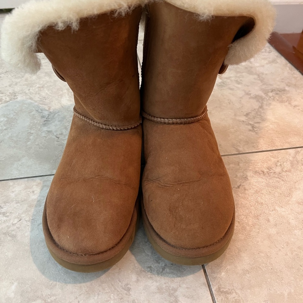 Cozy Tan Shearling-Lined Boots